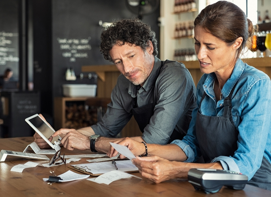 Restaurant couple struggling